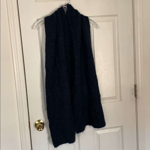 COS Fuzzy Ribbed Wool Scarf - Picture 4 of 4